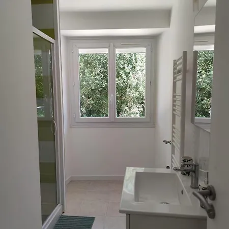 Wifi - Parking - Appartement T2 Renove A Orvault شقة